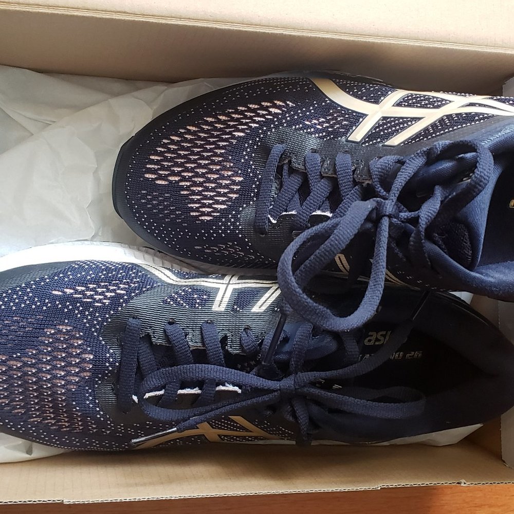 ASICS Gel Kayano 26 - Used - Women's Size 11 - Picture 5 of 6